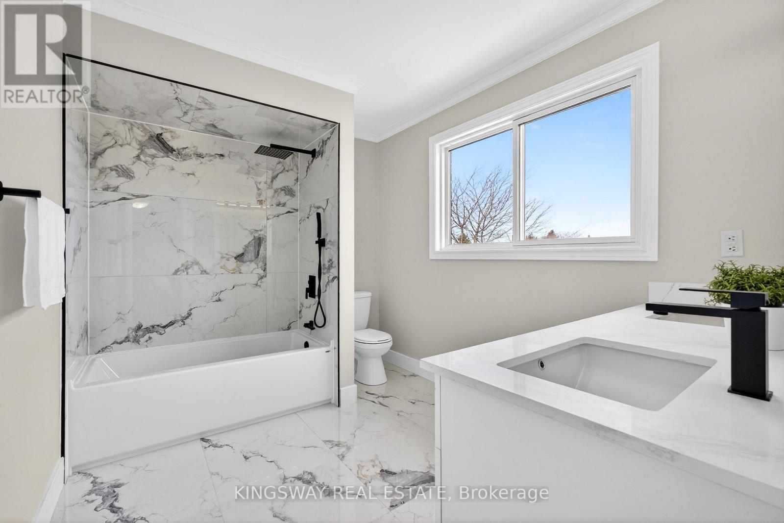 325 SALISBURY LANE, Newmarket (Bristol-London), Ontario, L3Y8A6 — Photo 21