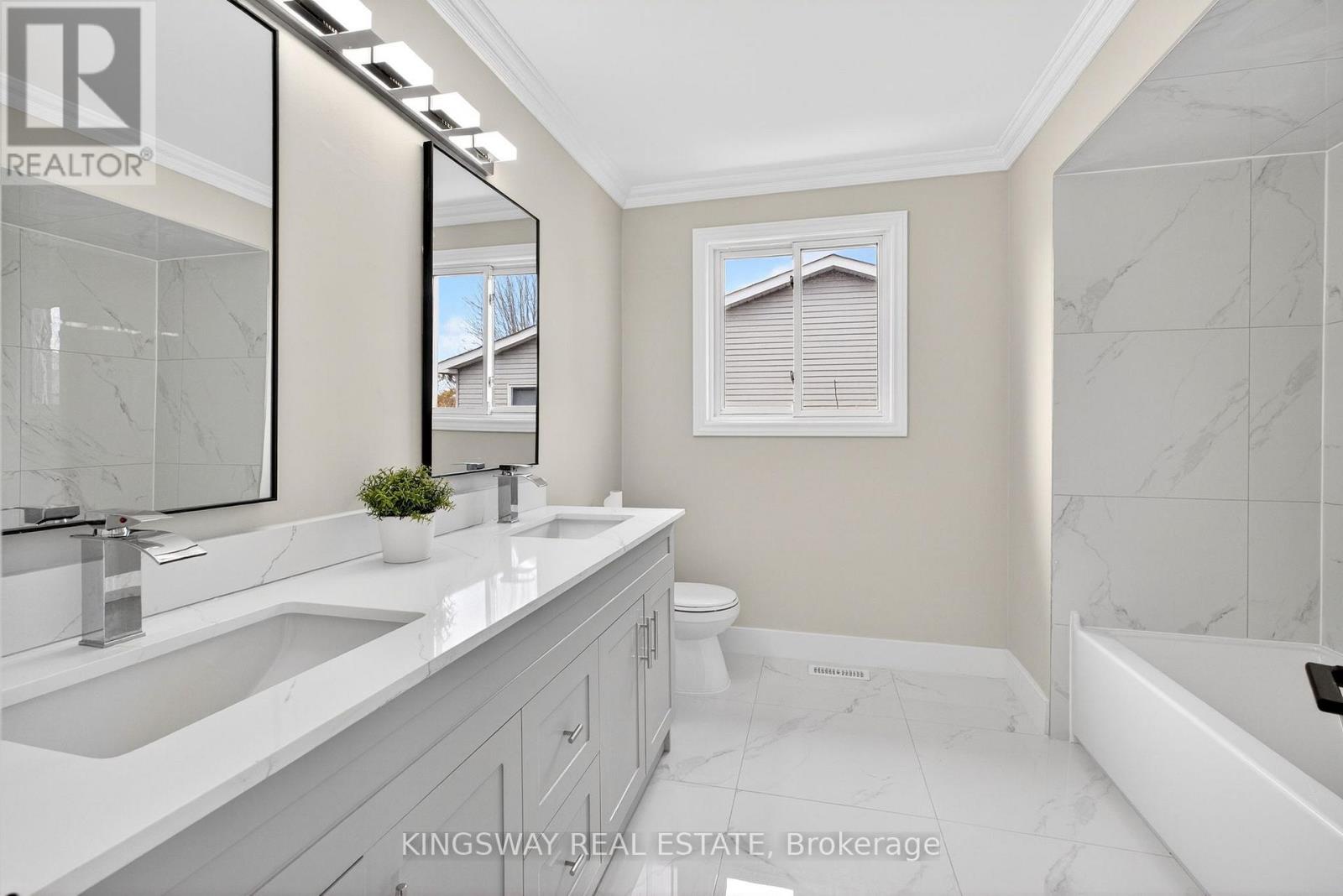 325 SALISBURY LANE, Newmarket (Bristol-London), Ontario, L3Y8A6 — Photo 28