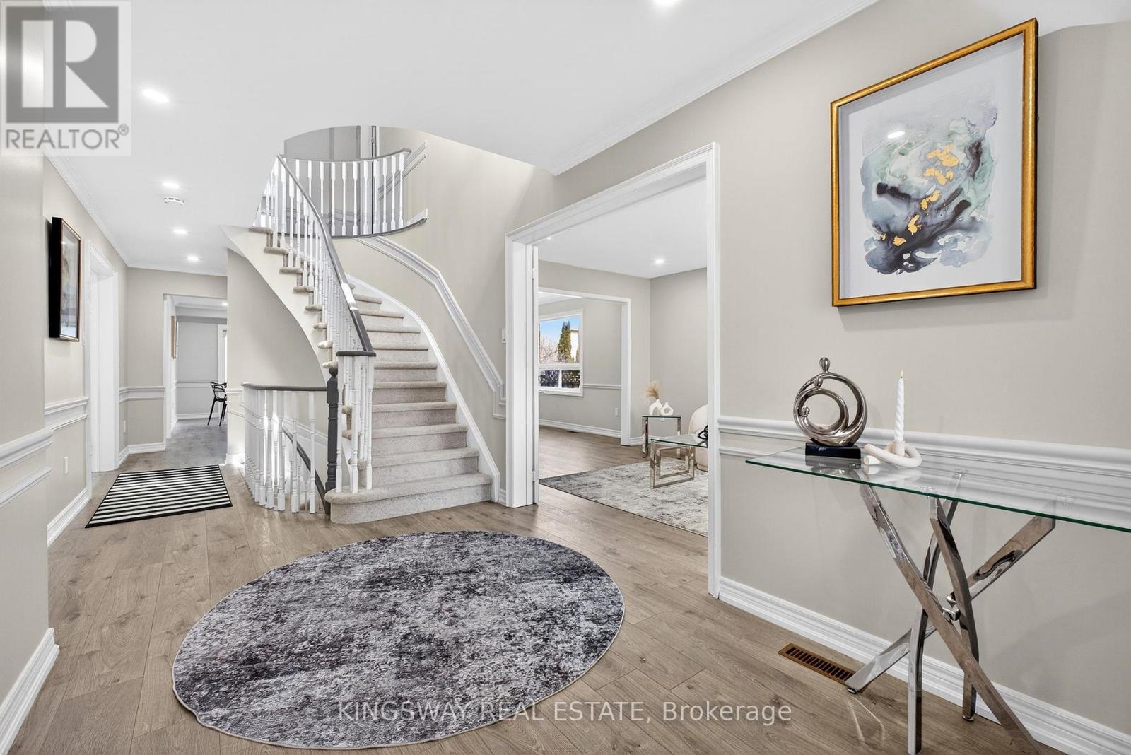 325 SALISBURY LANE, Newmarket (Bristol-London), Ontario, L3Y8A6 — Photo 3