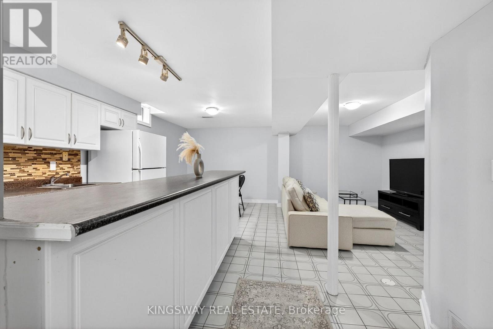 325 SALISBURY LANE, Newmarket (Bristol-London), Ontario, L3Y8A6 — Photo 33