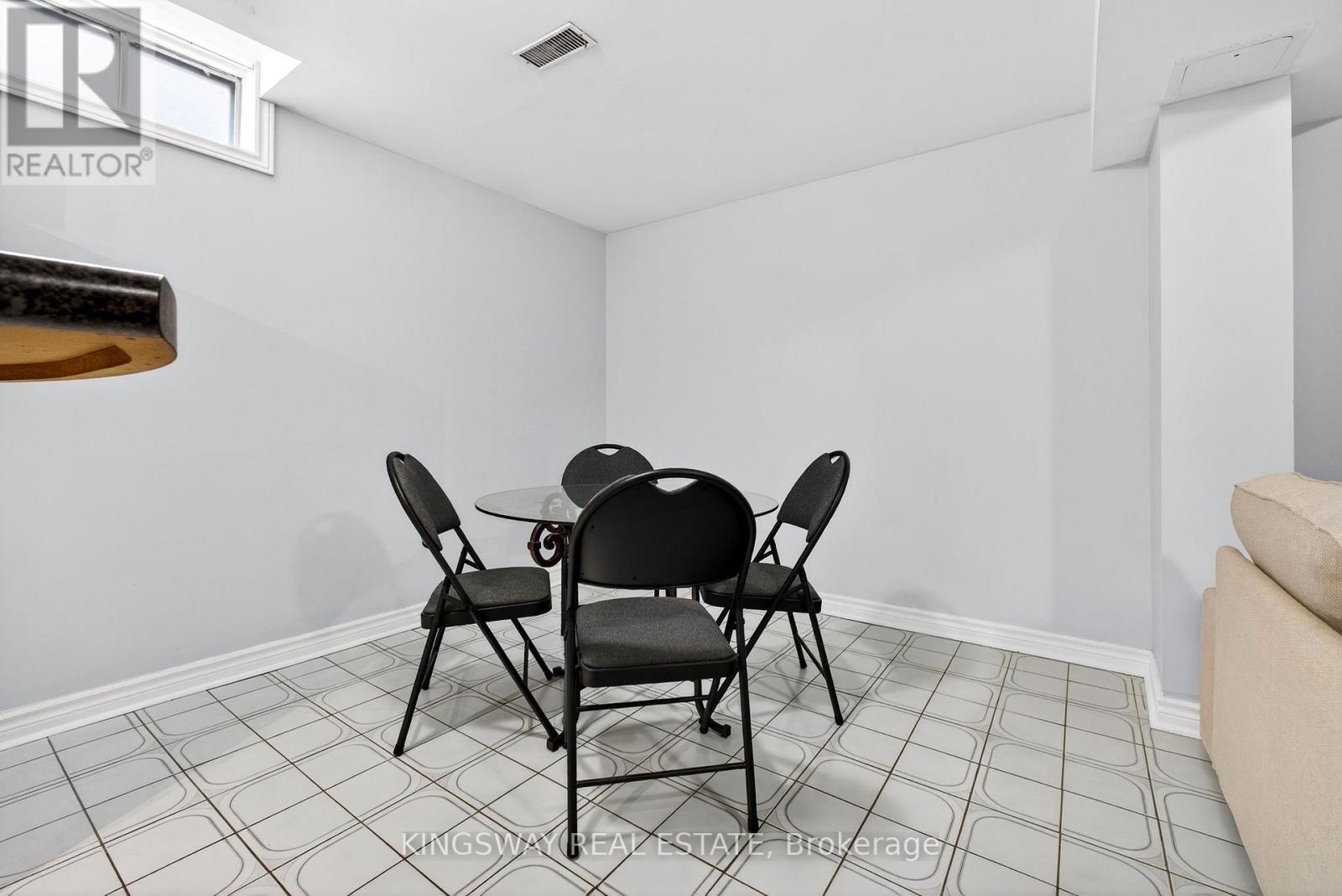 325 SALISBURY LANE, Newmarket (Bristol-London), Ontario, L3Y8A6 — Photo 35