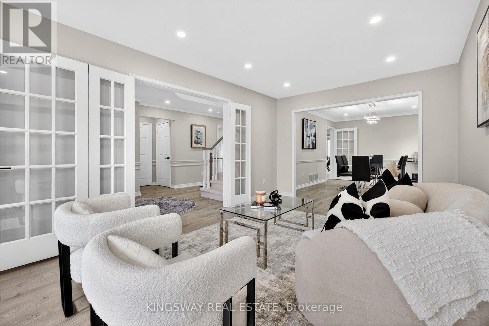 325 SALISBURY LANE, Newmarket (Bristol-London), Ontario, L3Y8A6 — Photo 5