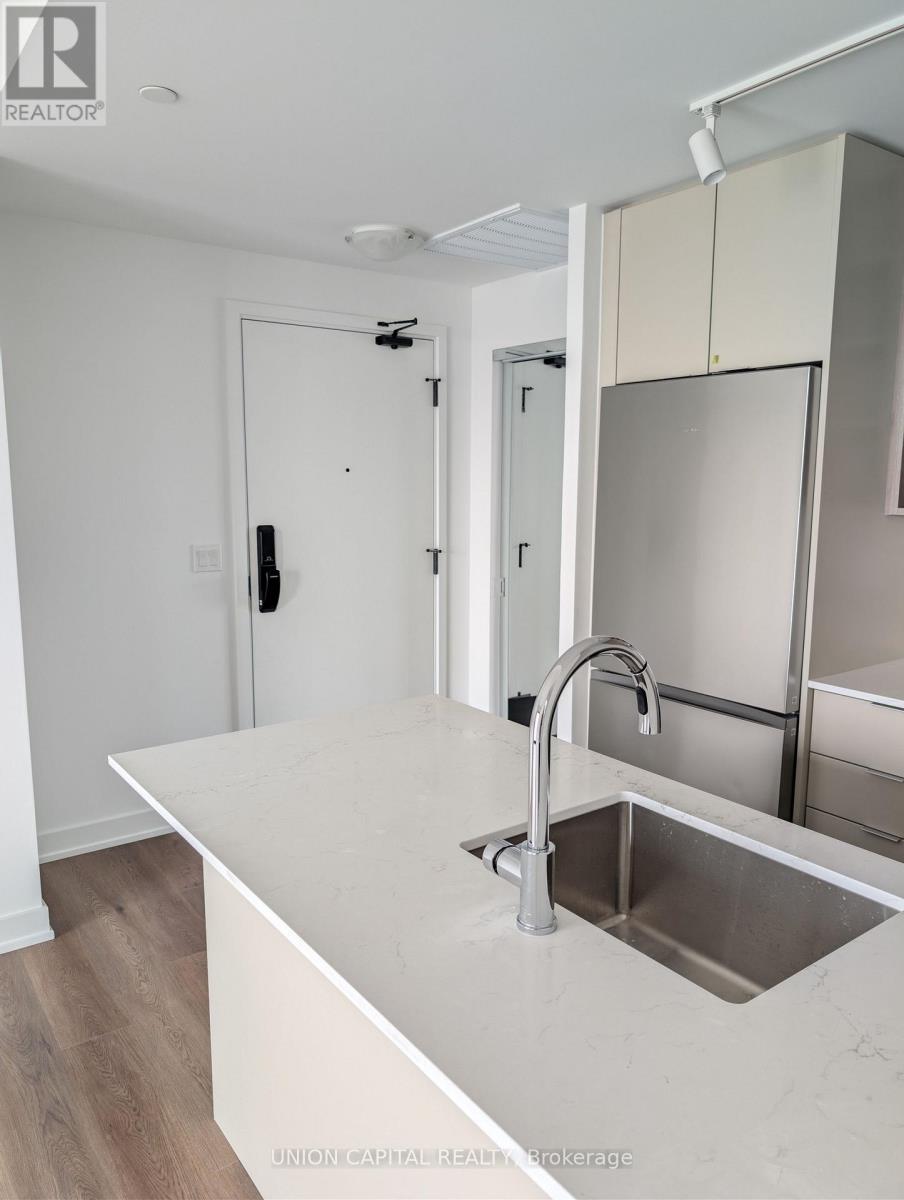 801 - 2075 LAKESHORE ROAD, Burlington (Brant), Ontario, L7R0H3 — Photo 3