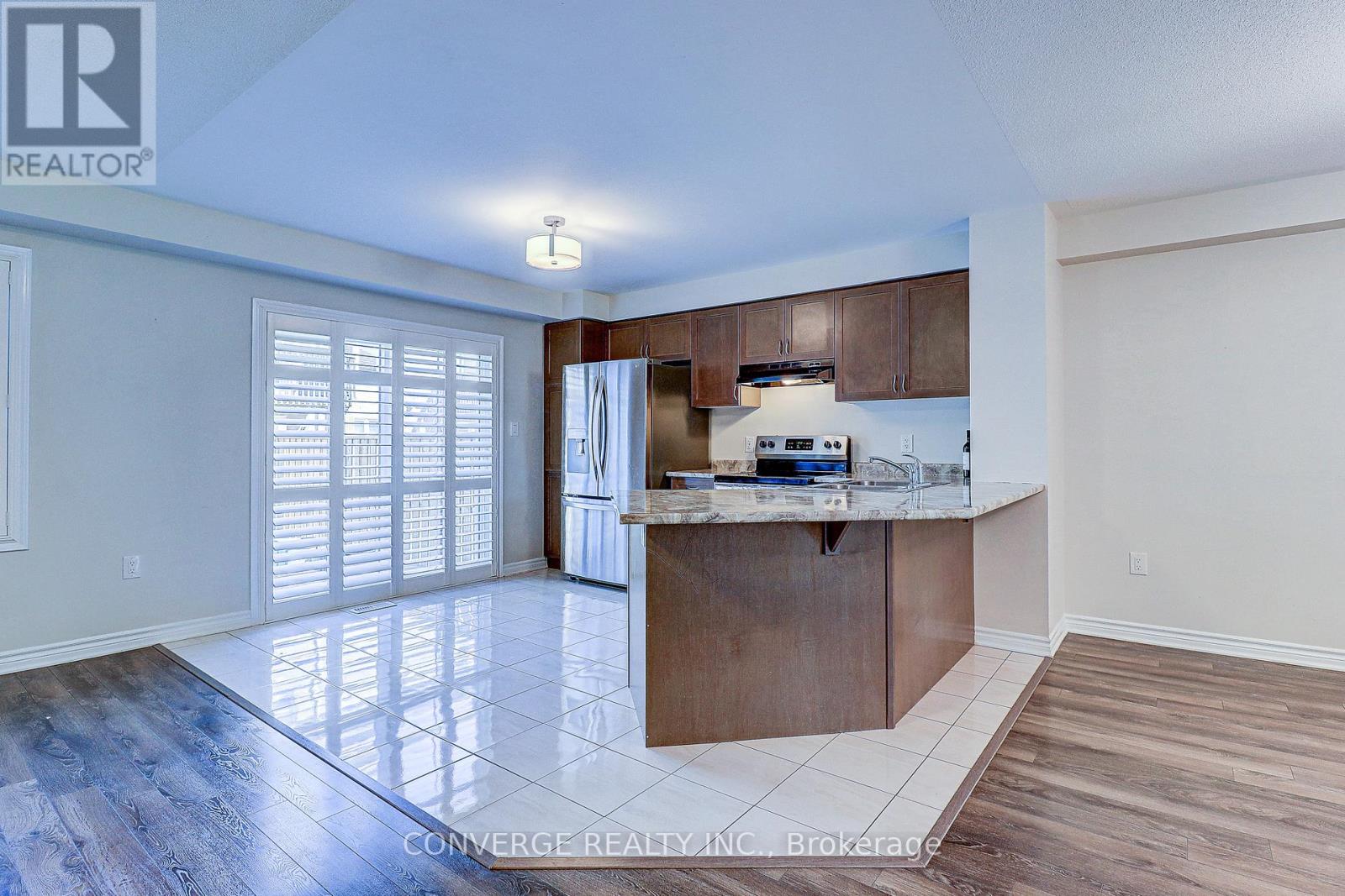 2434 MOONLIGHT CRESCENT, Pickering, Ontario, L1X0E9 — Photo 6