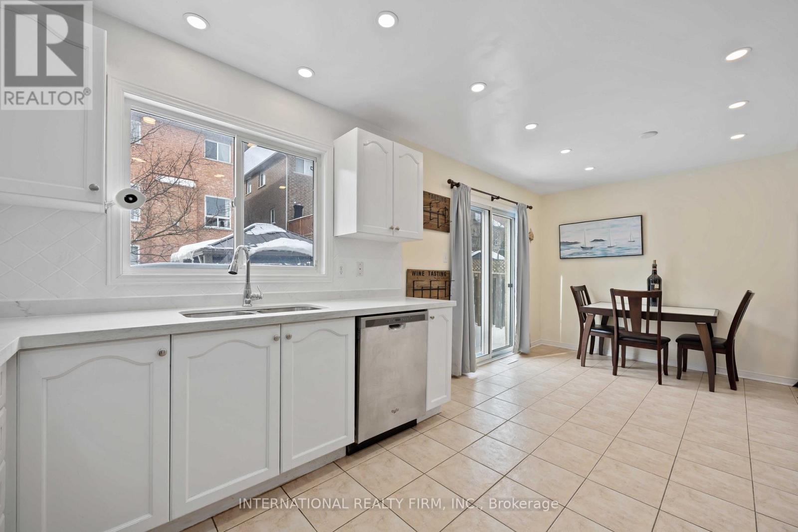 340 FLAGSTONE WAY, Newmarket (Woodland Hill), Ontario, L3X2R8 — Photo 16