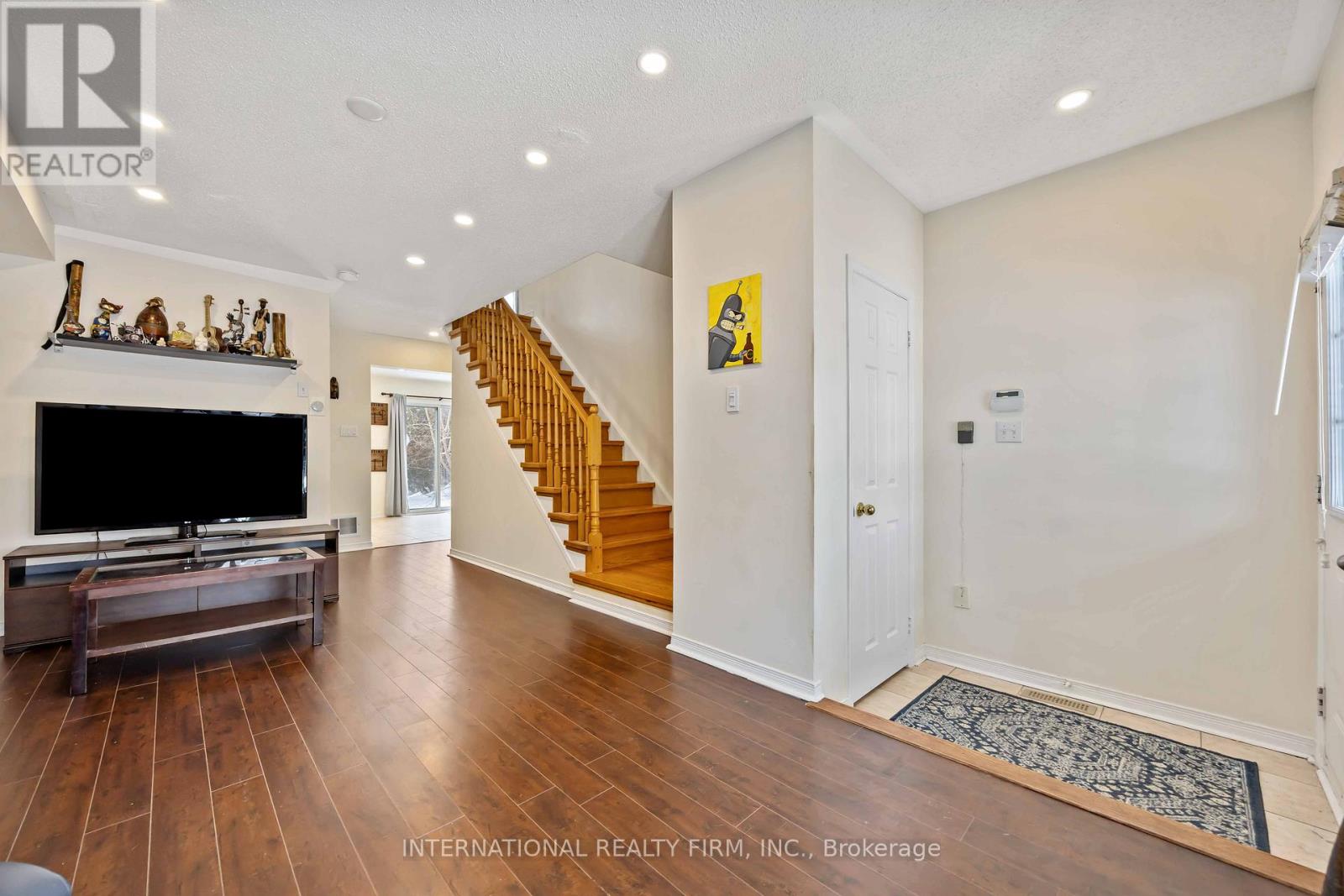 340 FLAGSTONE WAY, Newmarket (Woodland Hill), Ontario, L3X2R8 — Photo 4