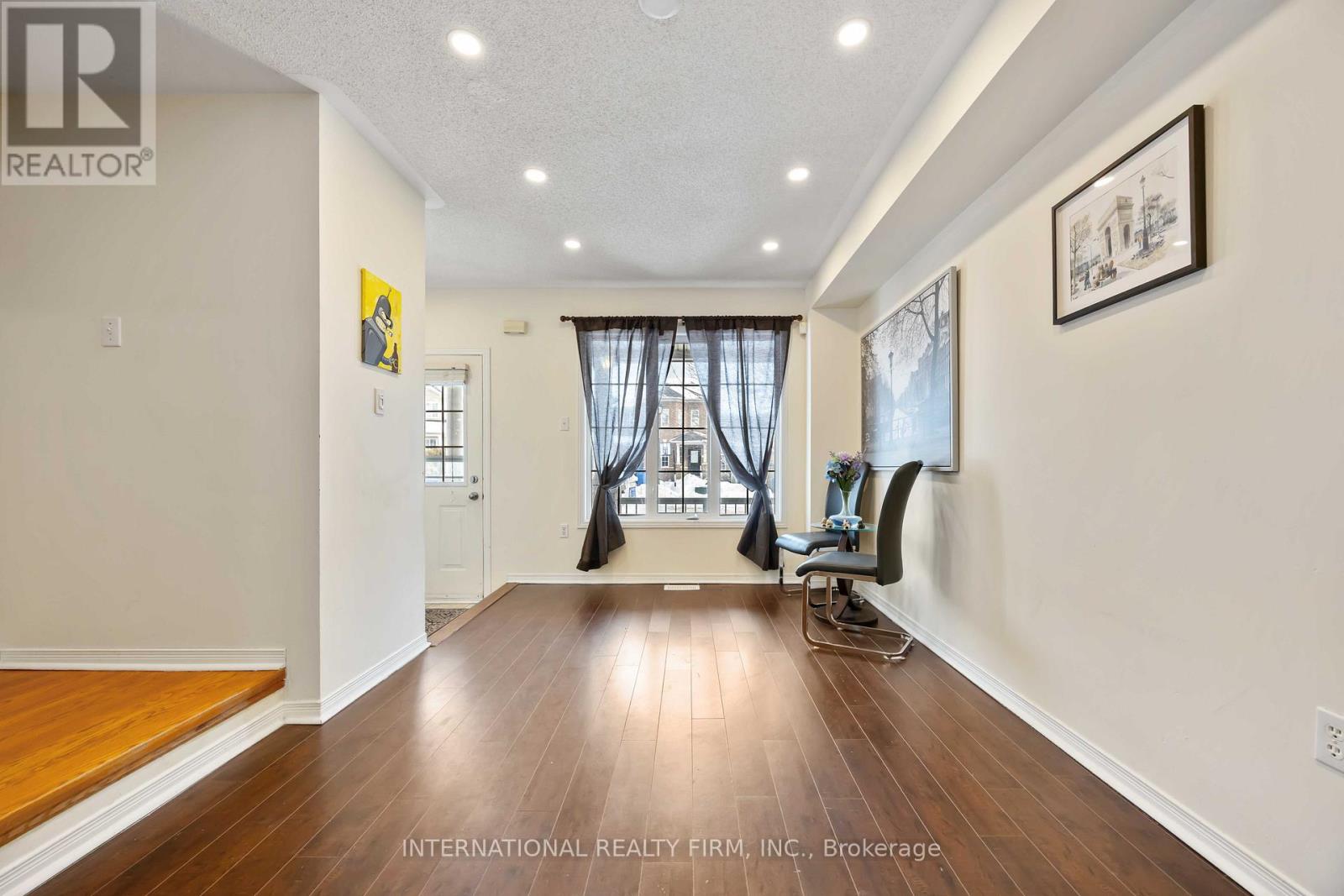 340 FLAGSTONE WAY, Newmarket (Woodland Hill), Ontario, L3X2R8 — Photo 7