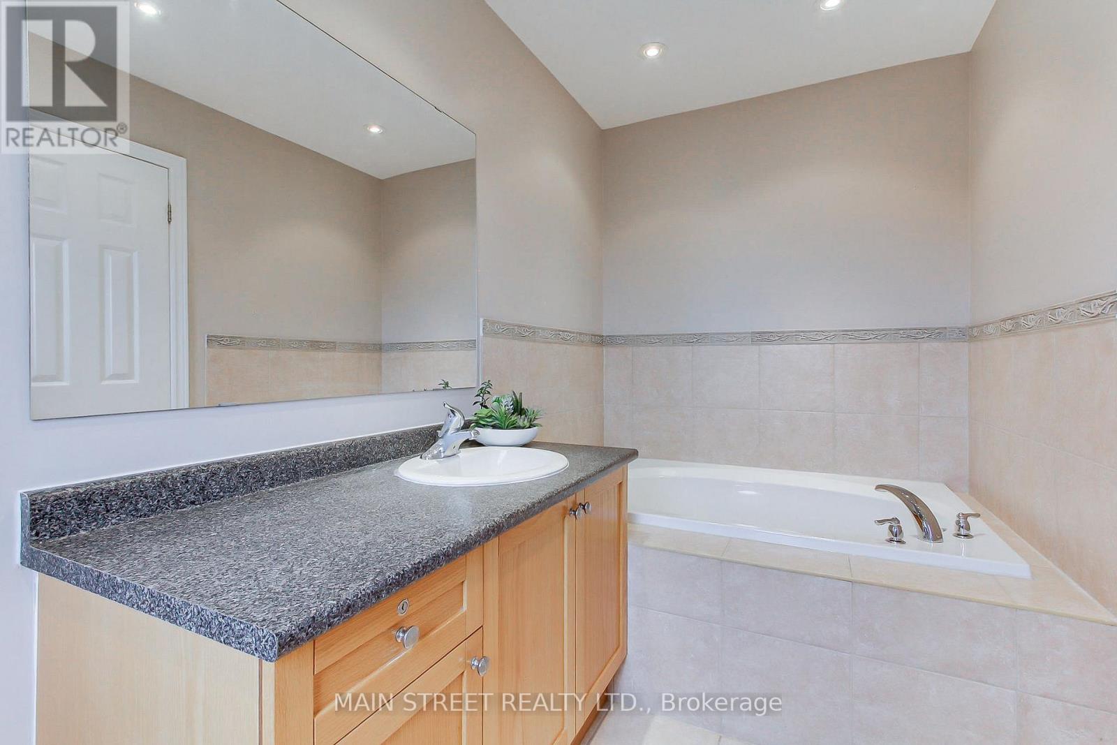 42 COURTLAND CRESCENT, Newmarket (Woodland Hill), Ontario, L9N0A9 — Photo 21