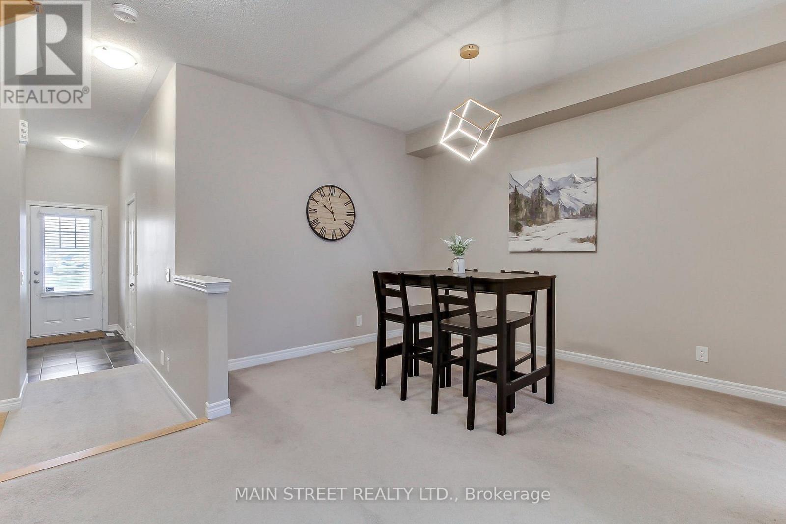 42 COURTLAND CRESCENT, Newmarket (Woodland Hill), Ontario, L9N0A9 — Photo 5