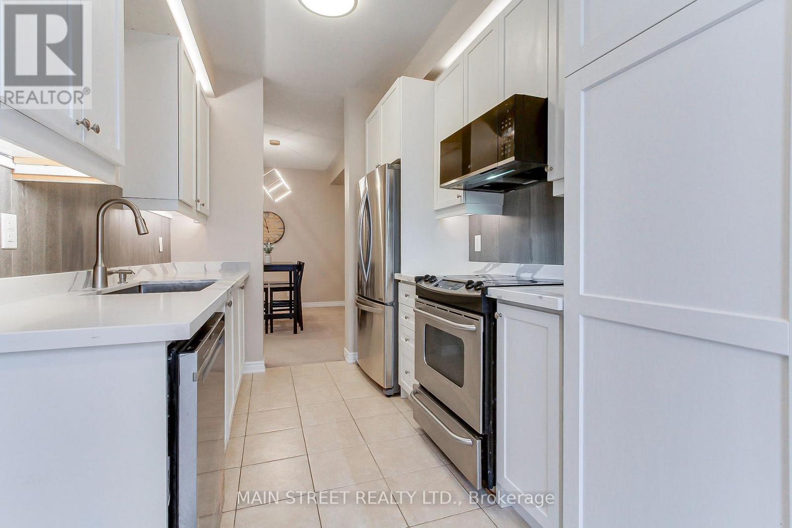 42 COURTLAND CRESCENT, Newmarket (Woodland Hill), Ontario, L9N0A9 — Photo 8