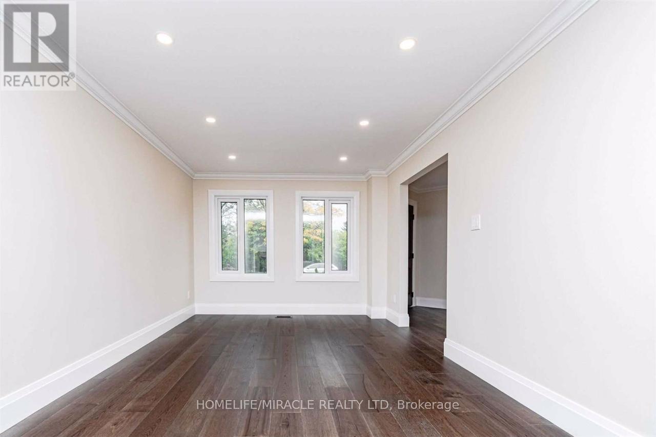 40 LEATHERHEAD COURT, Brampton (Westgate), Ontario, L6S5E7 — Photo 4