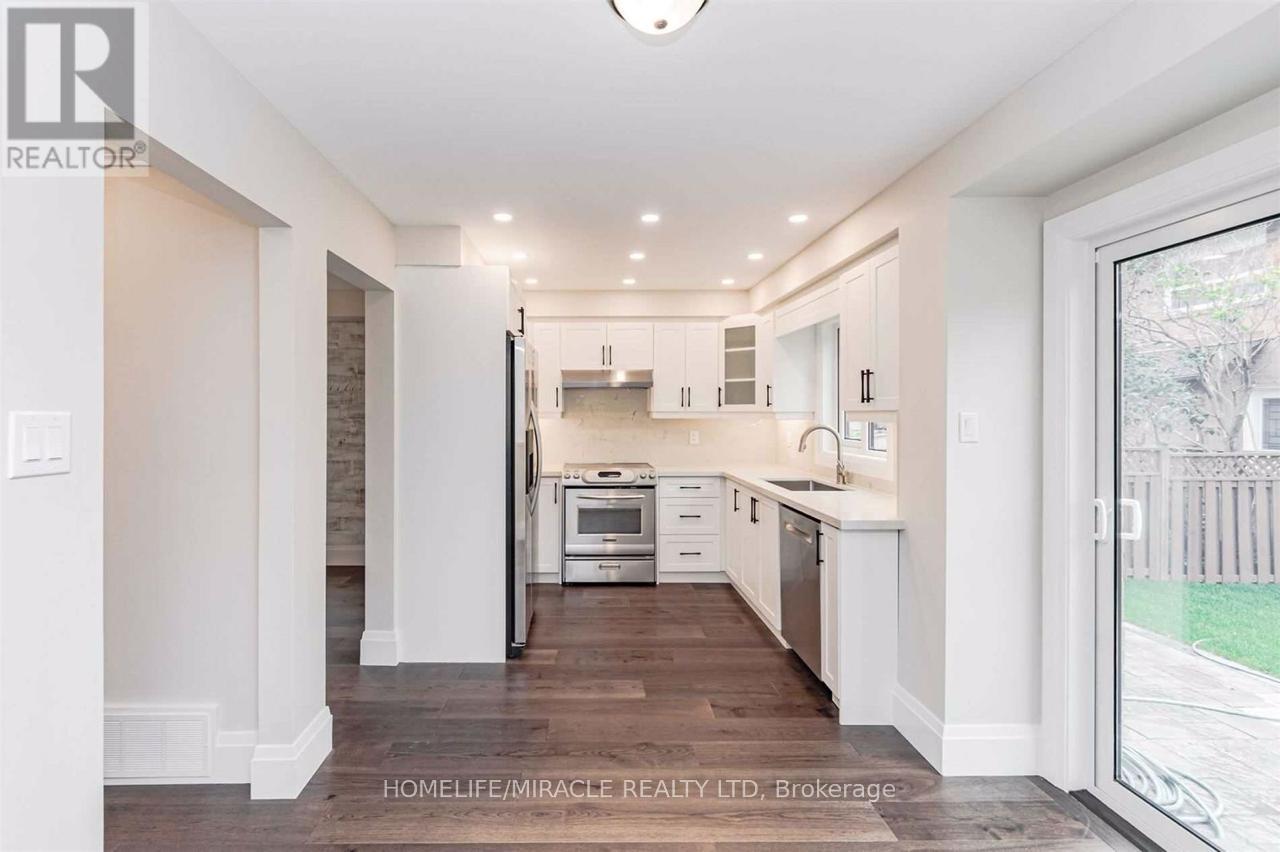 40 LEATHERHEAD COURT, Brampton (Westgate), Ontario, L6S5E7 — Photo 9