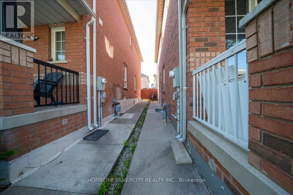 6 BENTGRASS LANE, Brampton (Snelgrove), Ontario, L7A3K2 — Photo 33