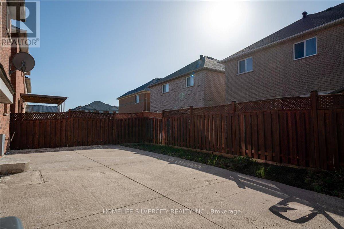6 BENTGRASS LANE, Brampton (Snelgrove), Ontario, L7A3K2 — Photo 35
