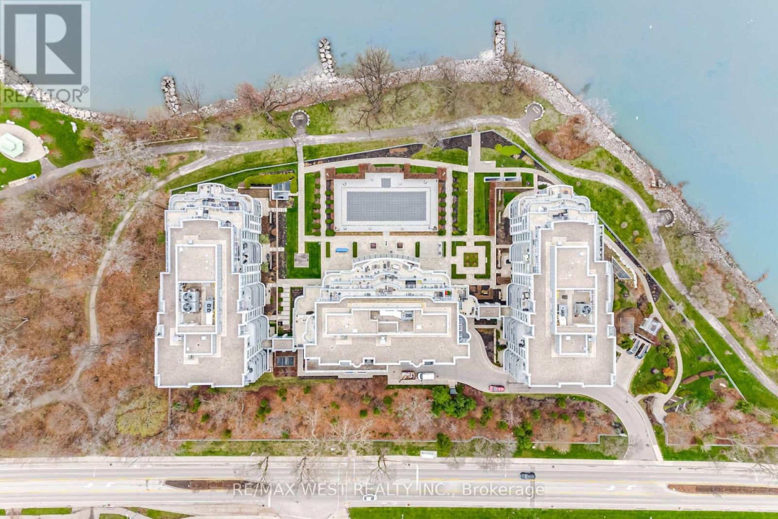 825 - 3500 LAKESHORE ROAD W, Oakville (BR Bronte), Ontario, L6L0B4 — Photo 2