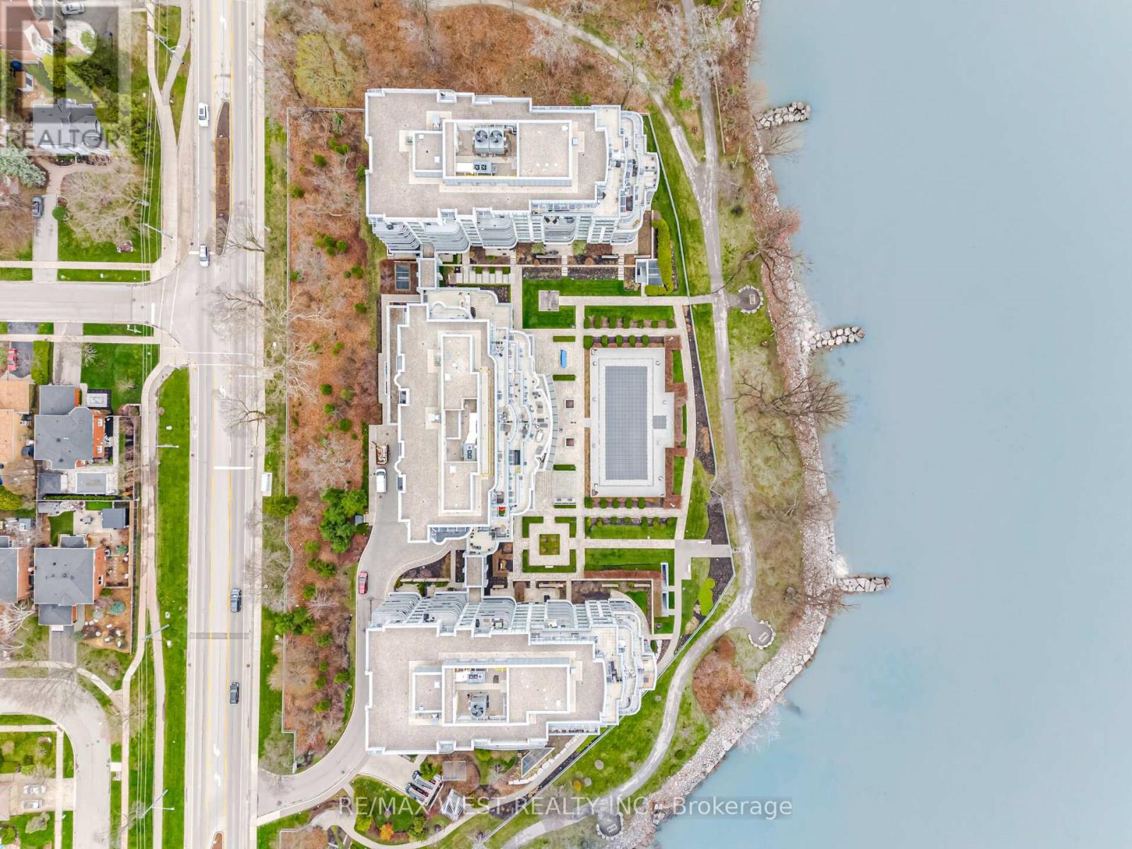 825 - 3500 LAKESHORE ROAD W, Oakville (BR Bronte), Ontario, L6L0B4 — Photo 3