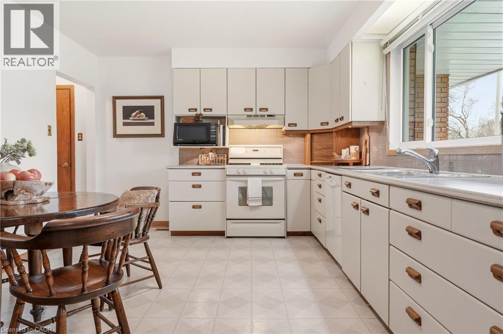 369 BEECHWOOD Crescent, Burlington, Ontario, L7L3P7 — Photo 11