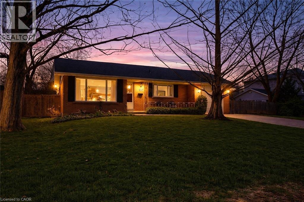 369 BEECHWOOD Crescent, Burlington, Ontario, L7L3P7 — Photo 2