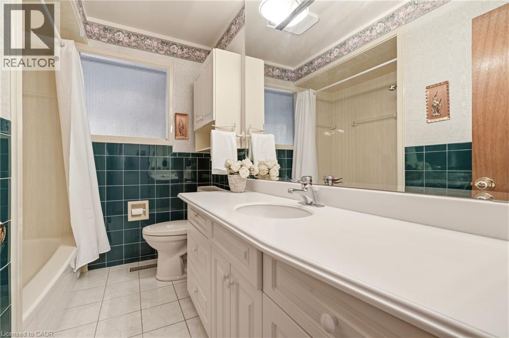 369 BEECHWOOD Crescent, Burlington, Ontario, L7L3P7 — Photo 26