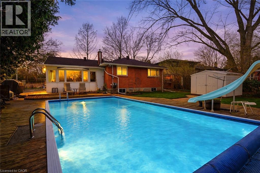 369 BEECHWOOD Crescent, Burlington, Ontario, L7L3P7 — Photo 3