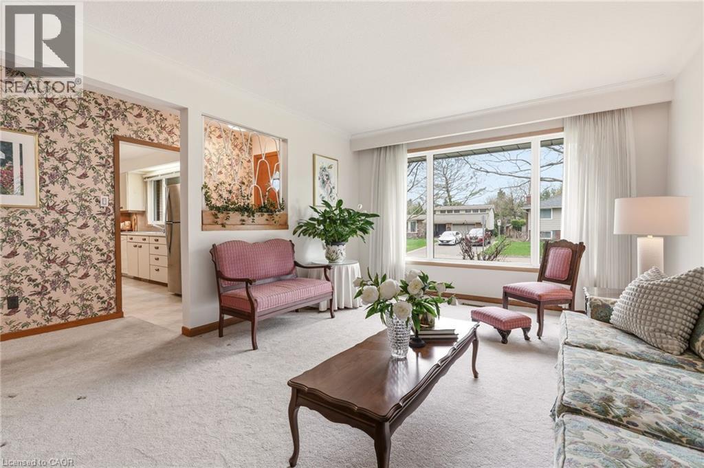 369 BEECHWOOD Crescent, Burlington, Ontario, L7L3P7 — Photo 9