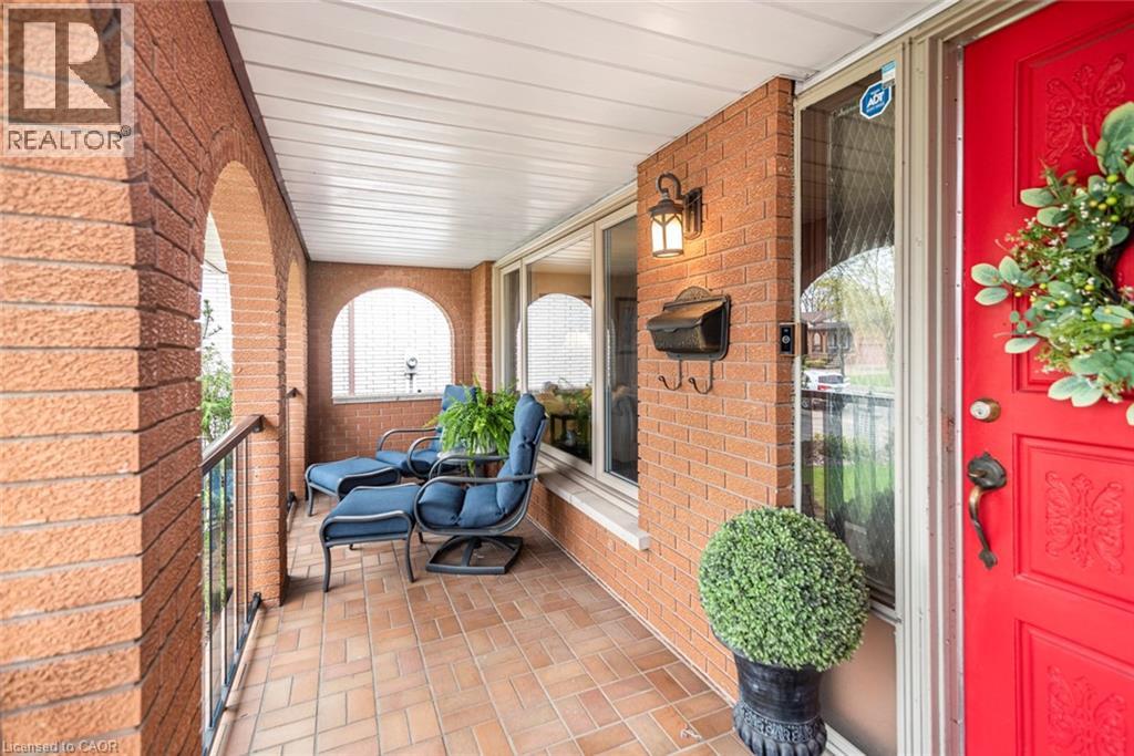 97 ALBION FALLS Boulevard, Hamilton, Ontario, L8W1R4 — Photo 4