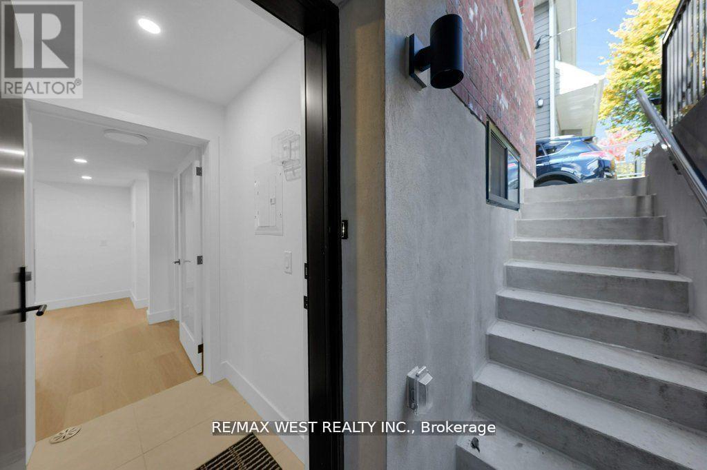 A - 502 ATLAS AVENUE, Toronto (Oakwood Village), Ontario, M6C3R3 — Photo 4