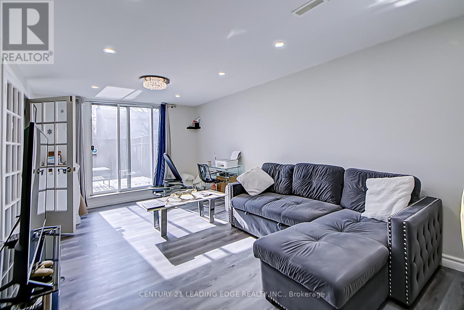 LOWER - 879 MARINET CRESCENT, Pickering (West Shore), Ontario, L1W2M2 — Photo 2