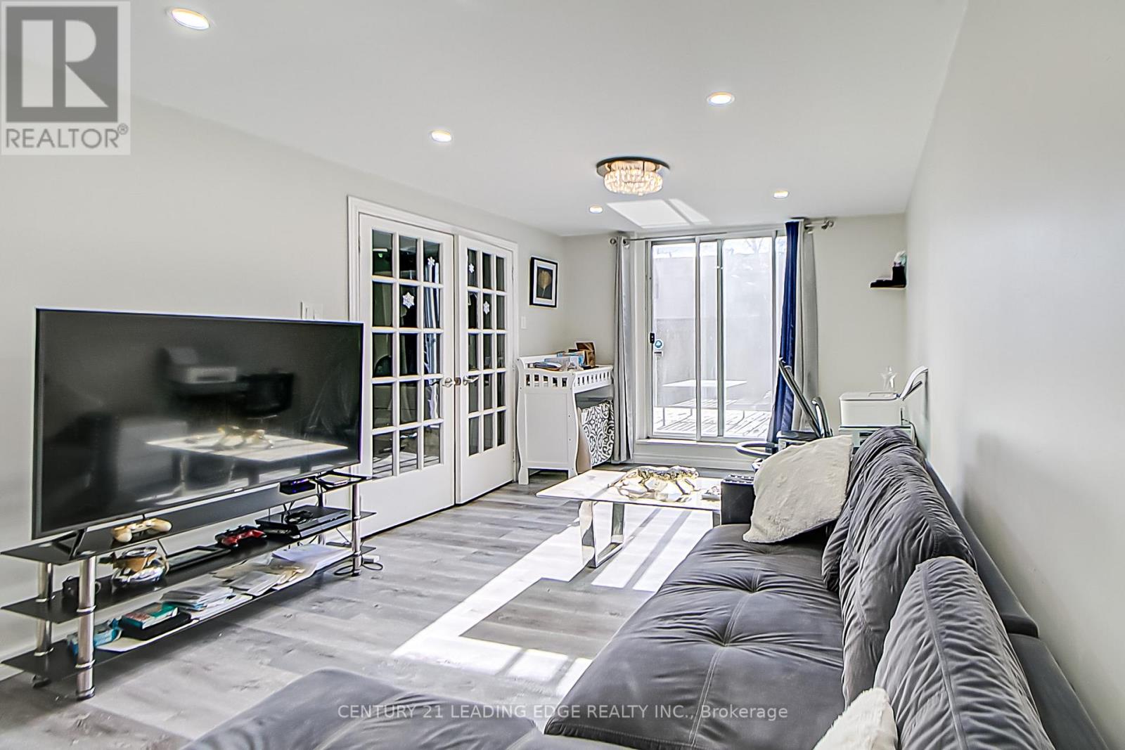 LOWER - 879 MARINET CRESCENT, Pickering (West Shore), Ontario, L1W2M2 — Photo 3