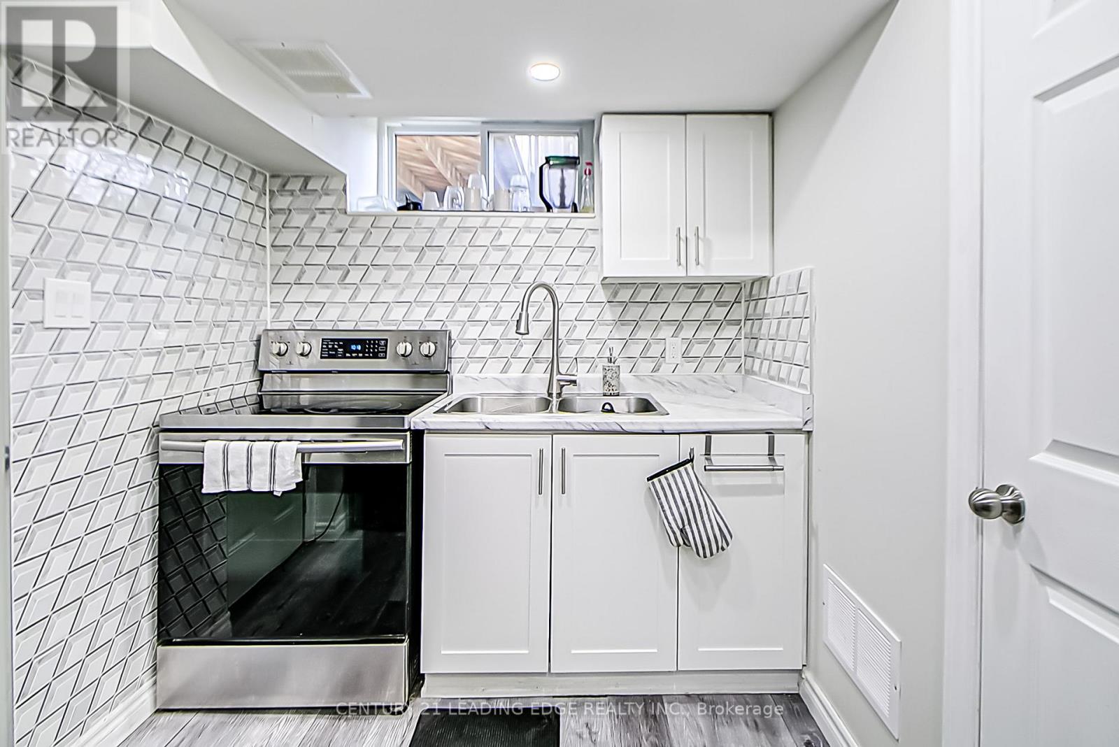 LOWER - 879 MARINET CRESCENT, Pickering (West Shore), Ontario, L1W2M2 — Photo 5