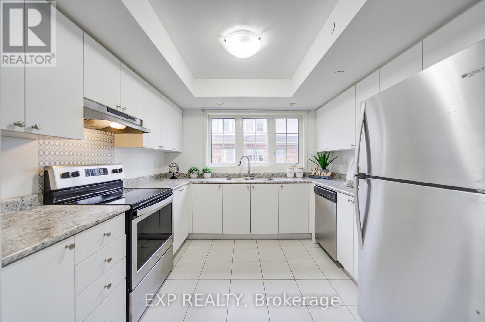 2723 DEPUTY MINISTER PATH, Oshawa (Windfields), Ontario, L1L0M7 — Photo 3