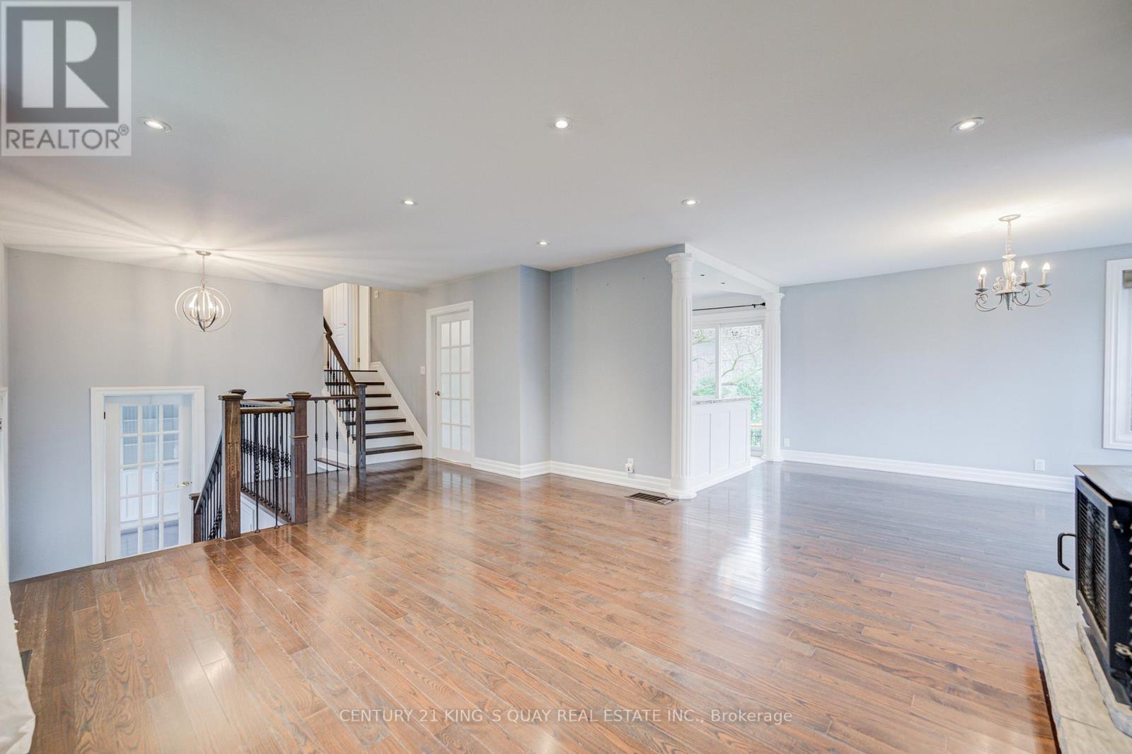 11 GEORGE STREET, East Gwillimbury (Sharon), Ontario, L0G1V0 — Photo 12