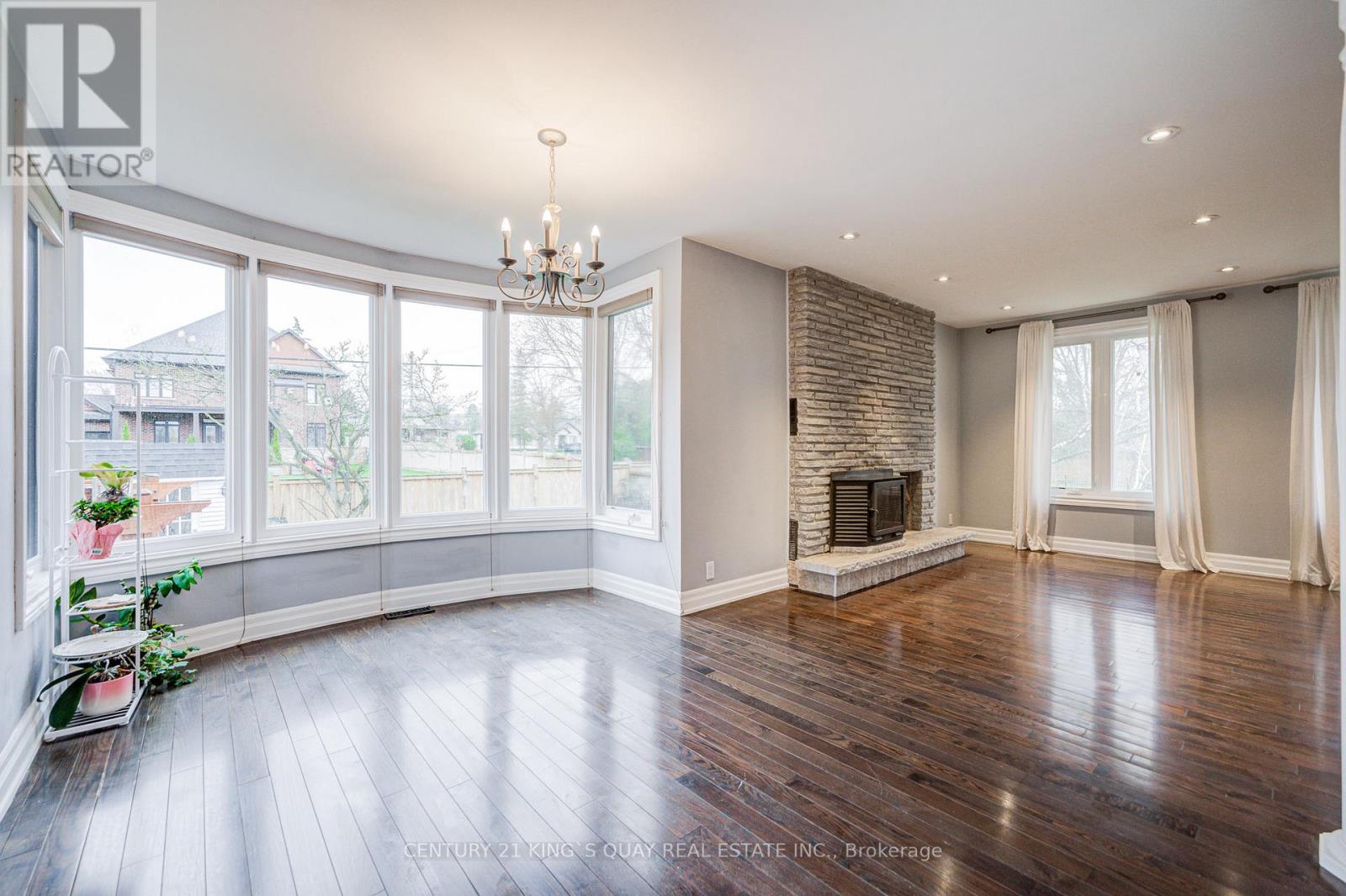 11 GEORGE STREET, East Gwillimbury (Sharon), Ontario, L0G1V0 — Photo 14