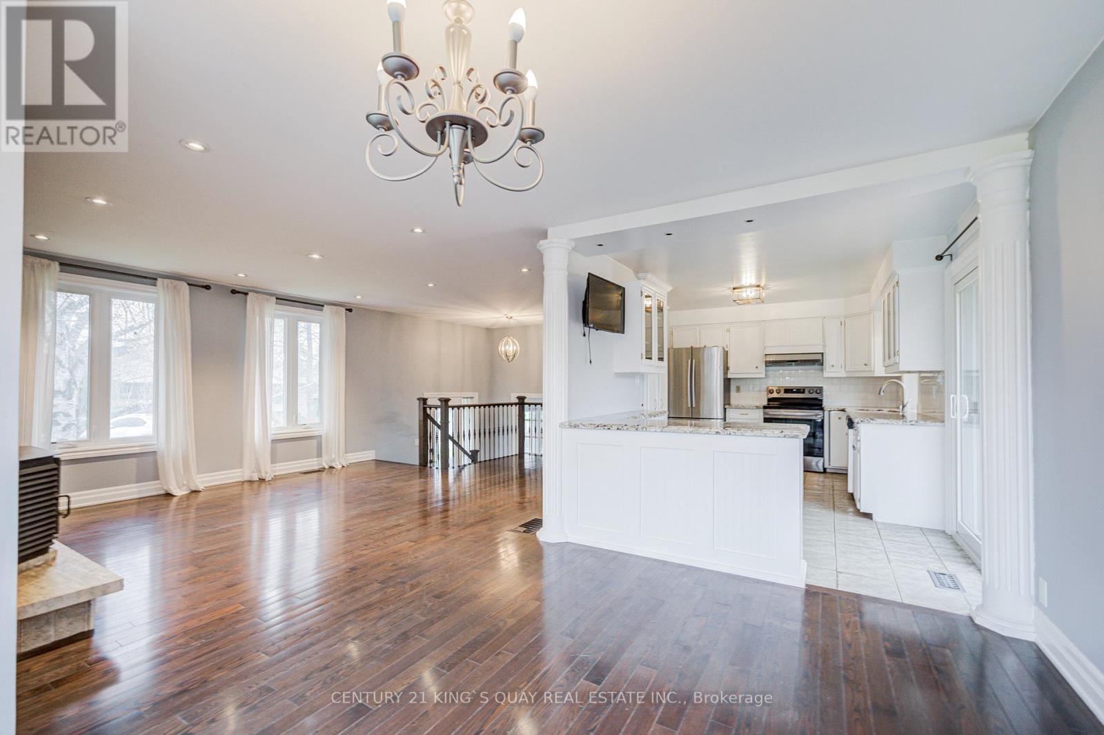 11 GEORGE STREET, East Gwillimbury (Sharon), Ontario, L0G1V0 — Photo 15