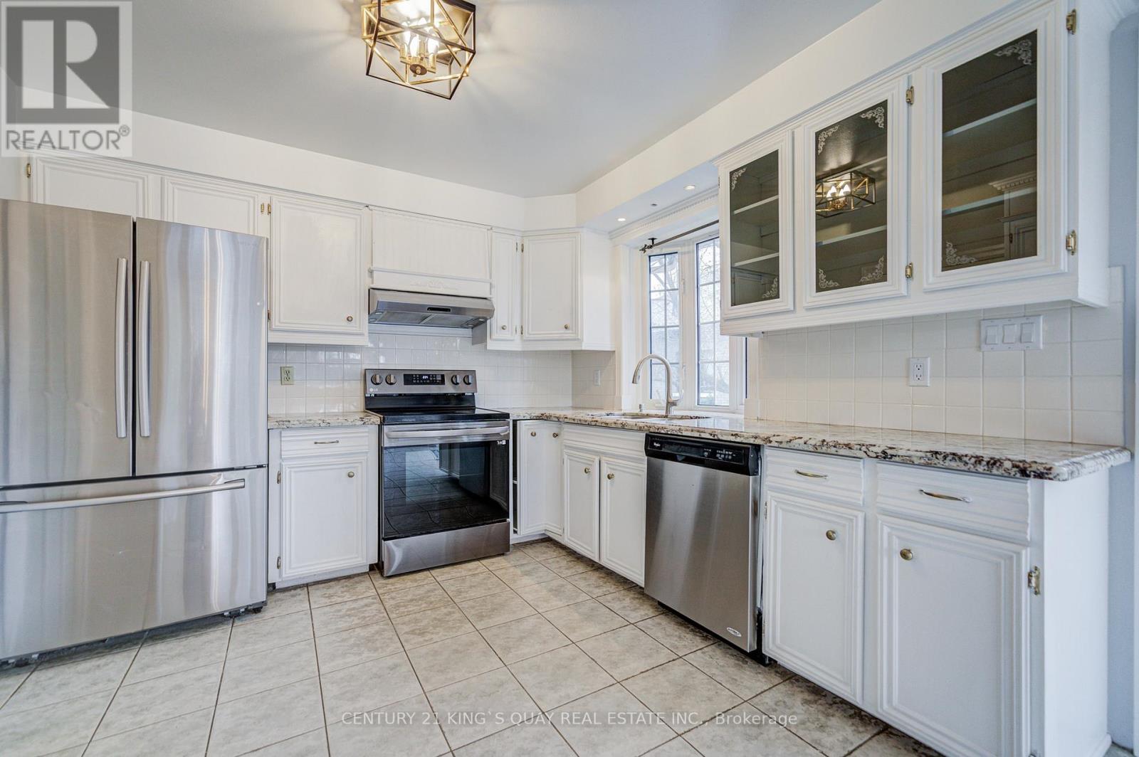 11 GEORGE STREET, East Gwillimbury (Sharon), Ontario, L0G1V0 — Photo 16