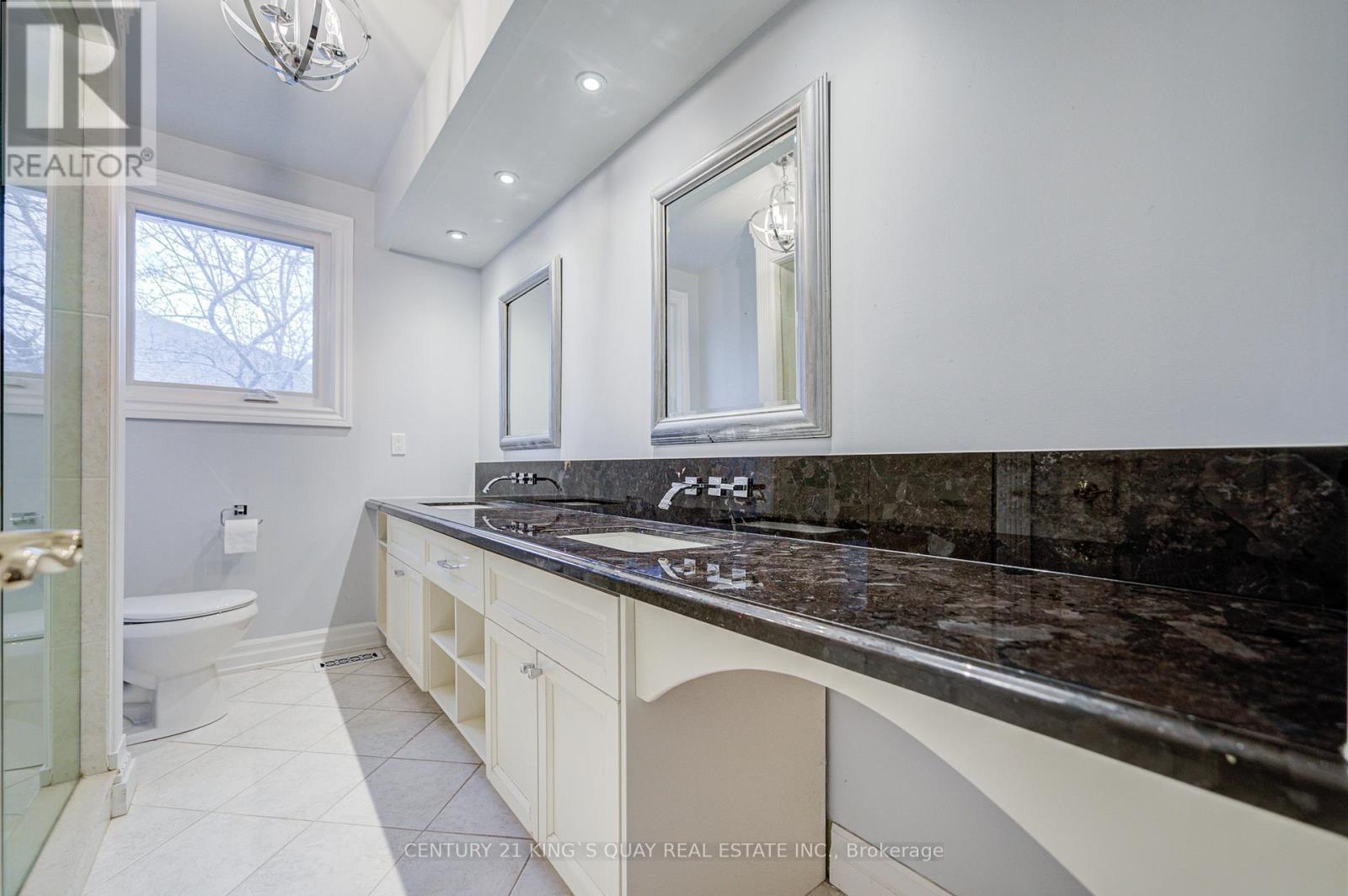 11 GEORGE STREET, East Gwillimbury (Sharon), Ontario, L0G1V0 — Photo 17