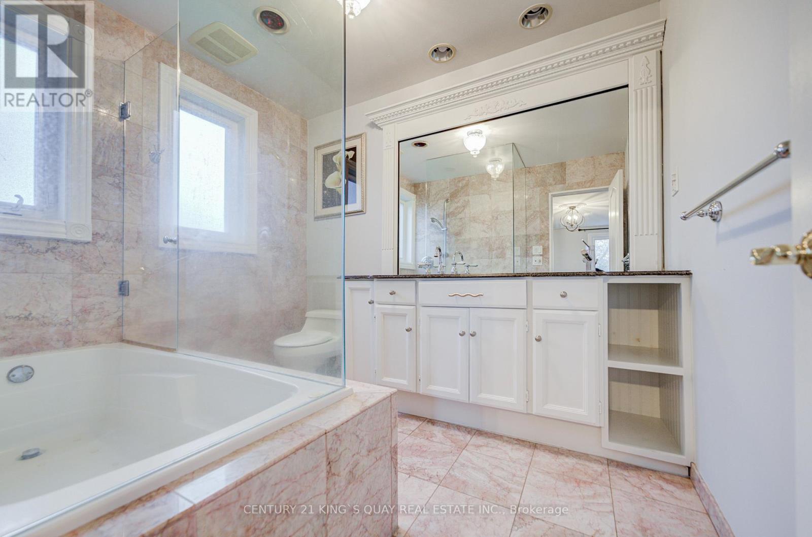 11 GEORGE STREET, East Gwillimbury (Sharon), Ontario, L0G1V0 — Photo 20