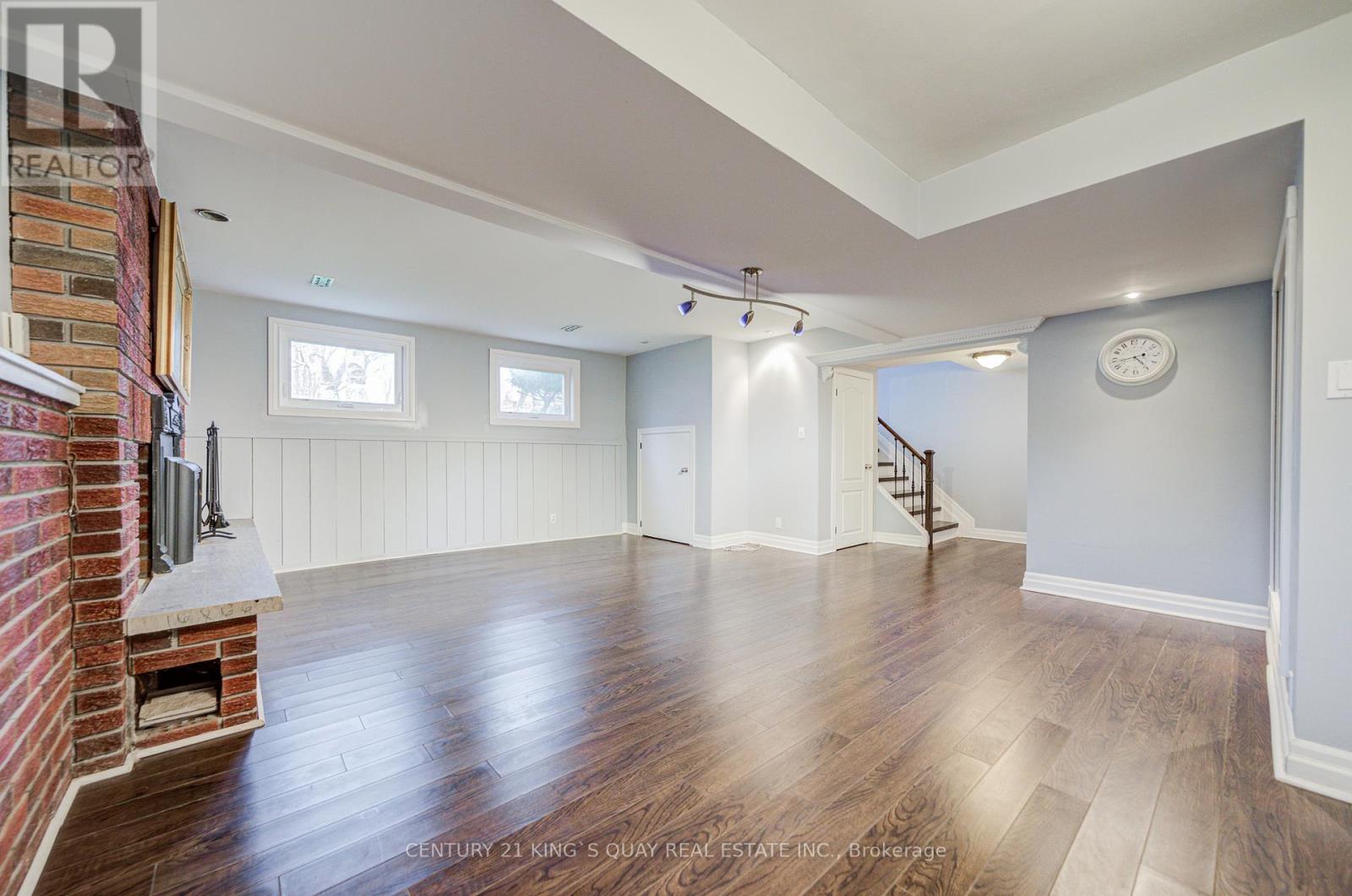 11 GEORGE STREET, East Gwillimbury (Sharon), Ontario, L0G1V0 — Photo 22