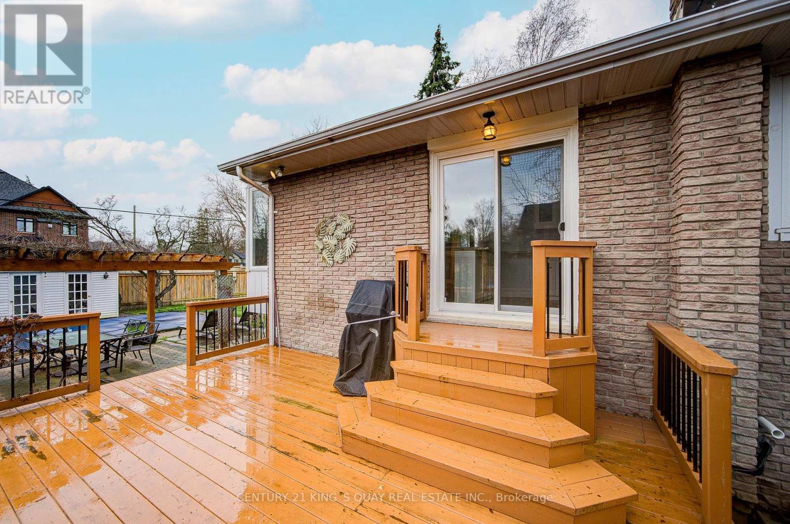 11 GEORGE STREET, East Gwillimbury (Sharon), Ontario, L0G1V0 — Photo 23