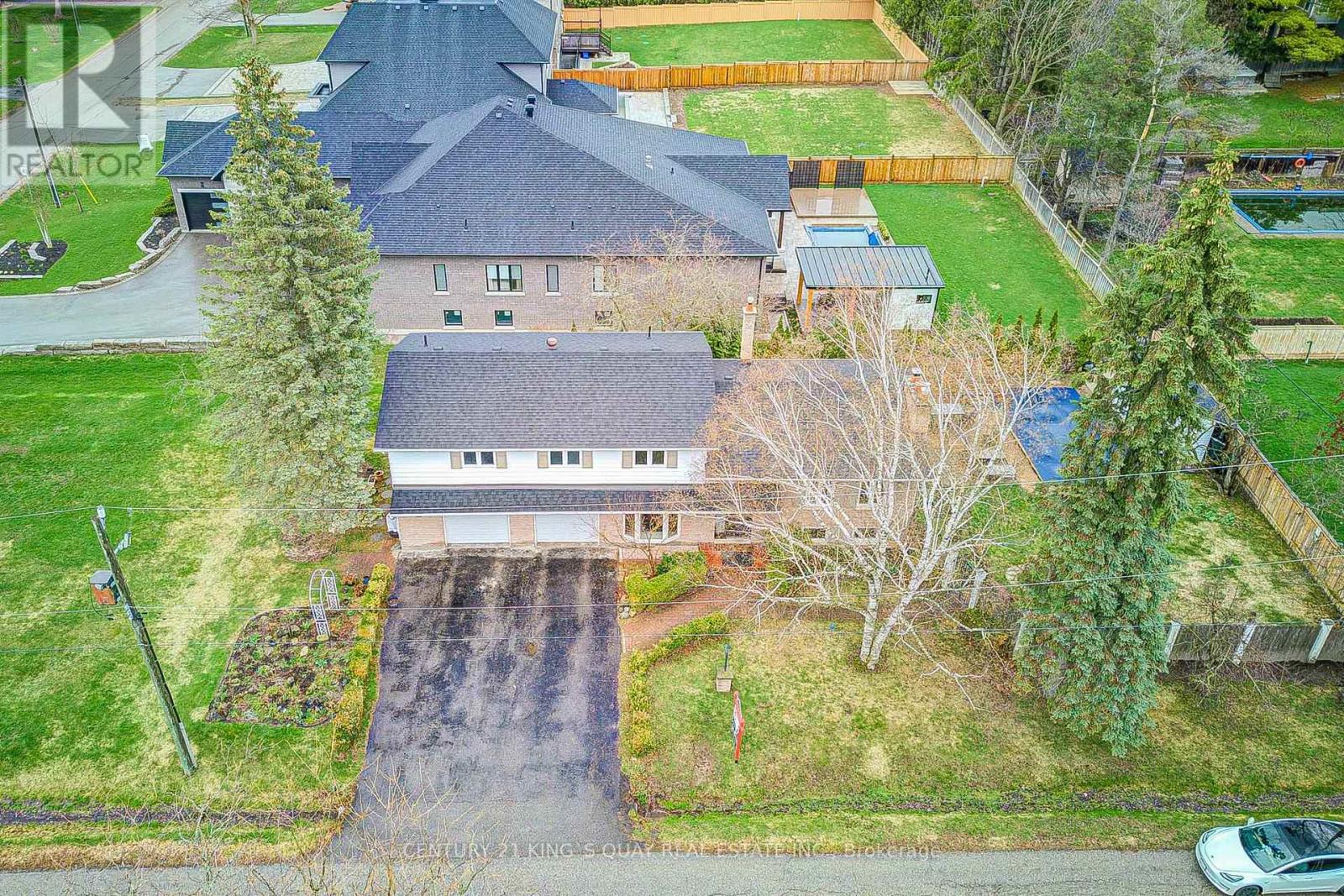 11 GEORGE STREET, East Gwillimbury (Sharon), Ontario, L0G1V0 — Photo 4