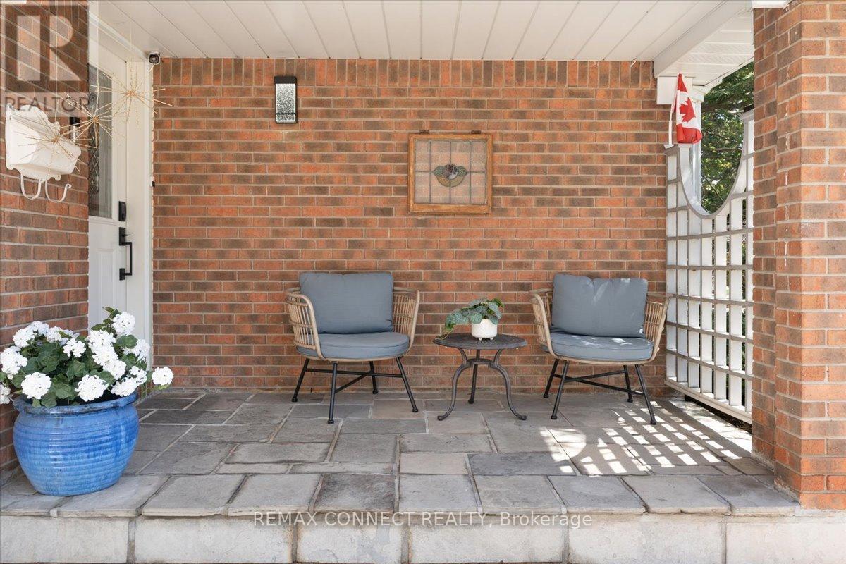 2491 PARMEER DRIVE, Mississauga (Erindale), Ontario, L5C2Y3 — Photo 2