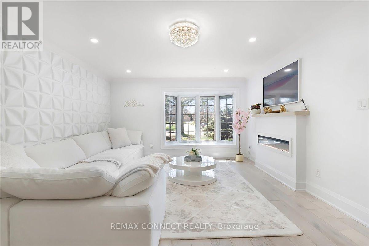 2491 PARMEER DRIVE, Mississauga (Erindale), Ontario, L5C2Y3 — Photo 6