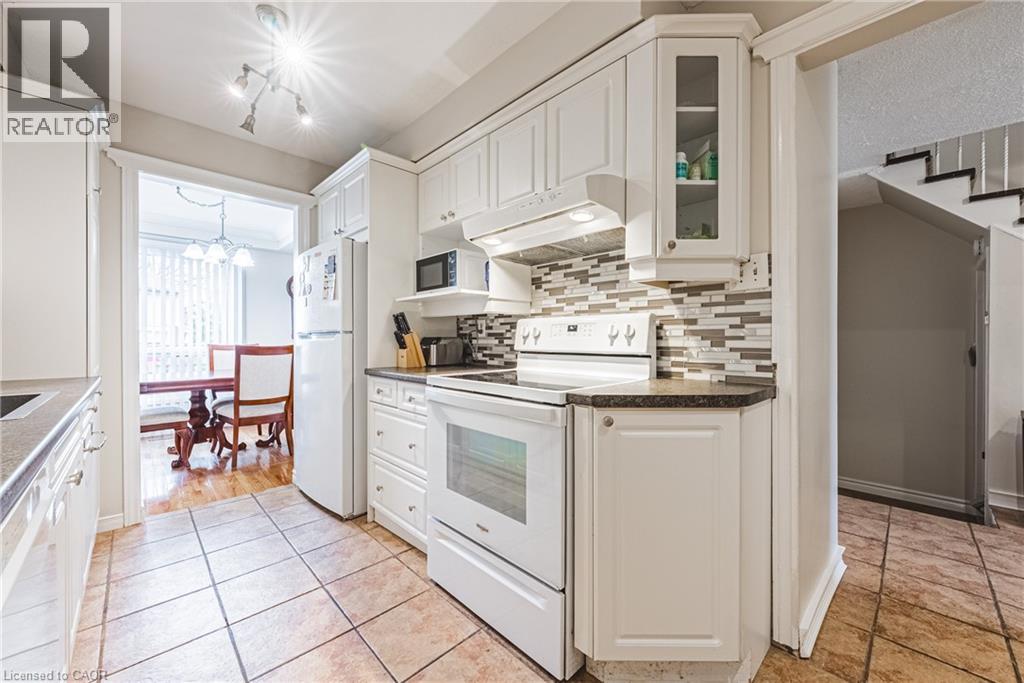 1576 NEWLANDS Crescent Unit# 60, Burlington, Ontario, L7M1V6 — Photo 13