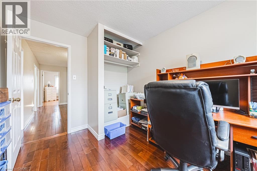 1576 NEWLANDS Crescent Unit# 60, Burlington, Ontario, L7M1V6 — Photo 17