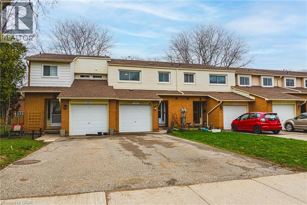 1576 NEWLANDS Crescent Unit# 60, Burlington, Ontario, L7M1V6 — Photo 2