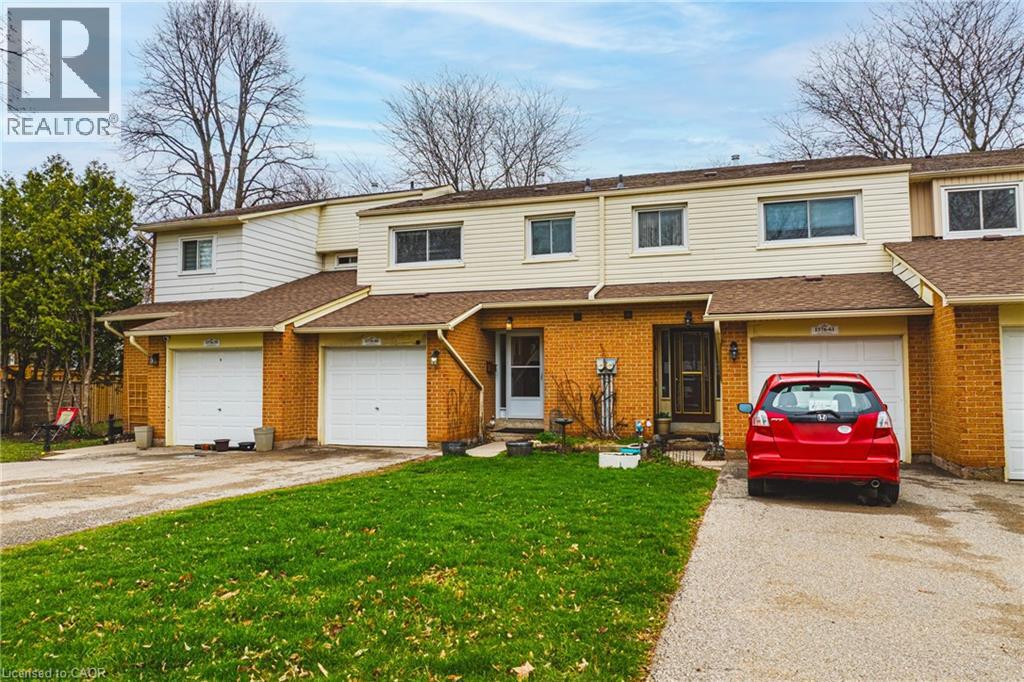 1576 NEWLANDS Crescent Unit# 60, Burlington, Ontario, L7M1V6 — Photo 3