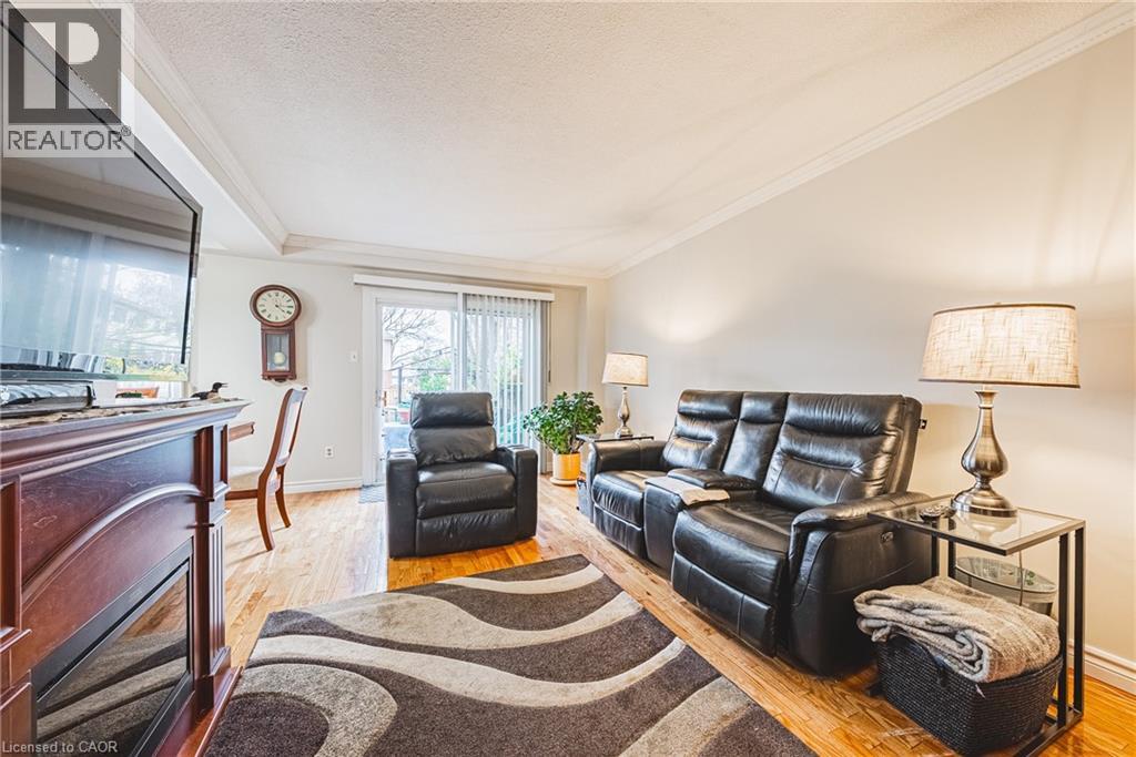 1576 NEWLANDS Crescent Unit# 60, Burlington, Ontario, L7M1V6 — Photo 7