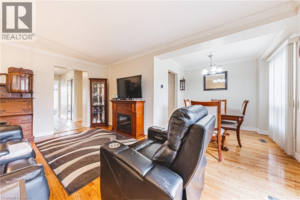 1576 NEWLANDS Crescent Unit# 60, Burlington, Ontario, L7M1V6 — Photo 9