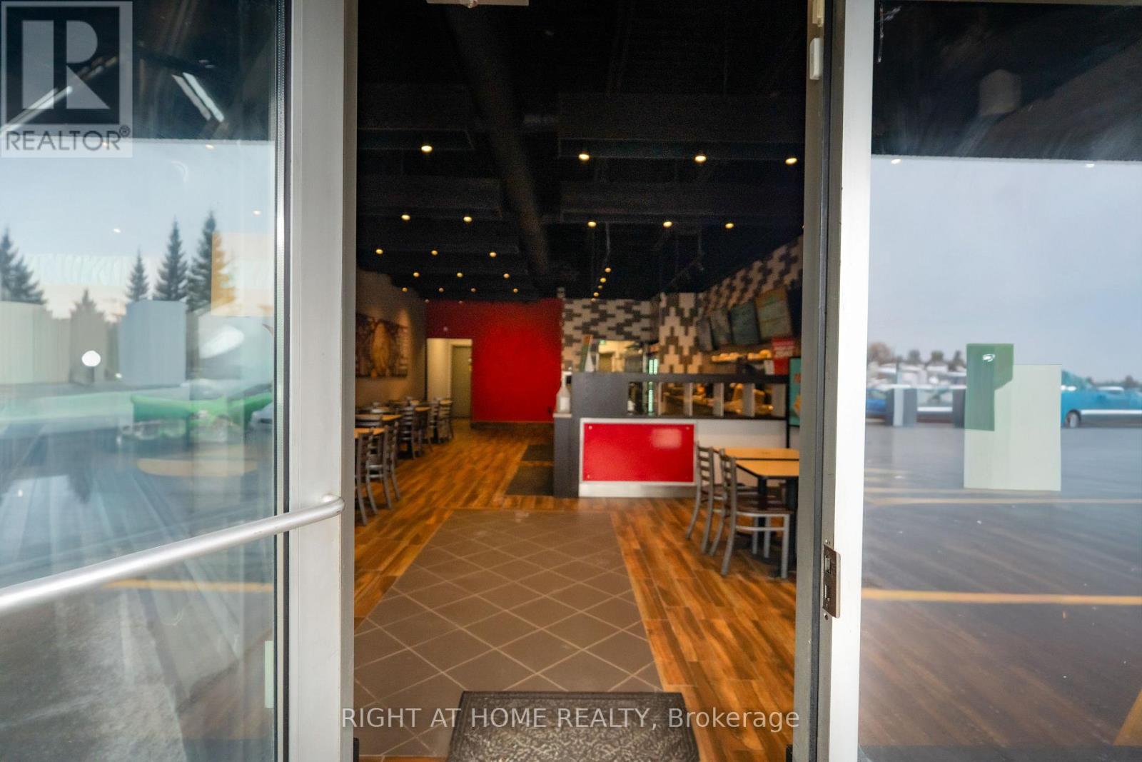 E11A - 2020 LANTHIER DRIVE, Ottawa, Ontario, K4A3V4 — Photo 3