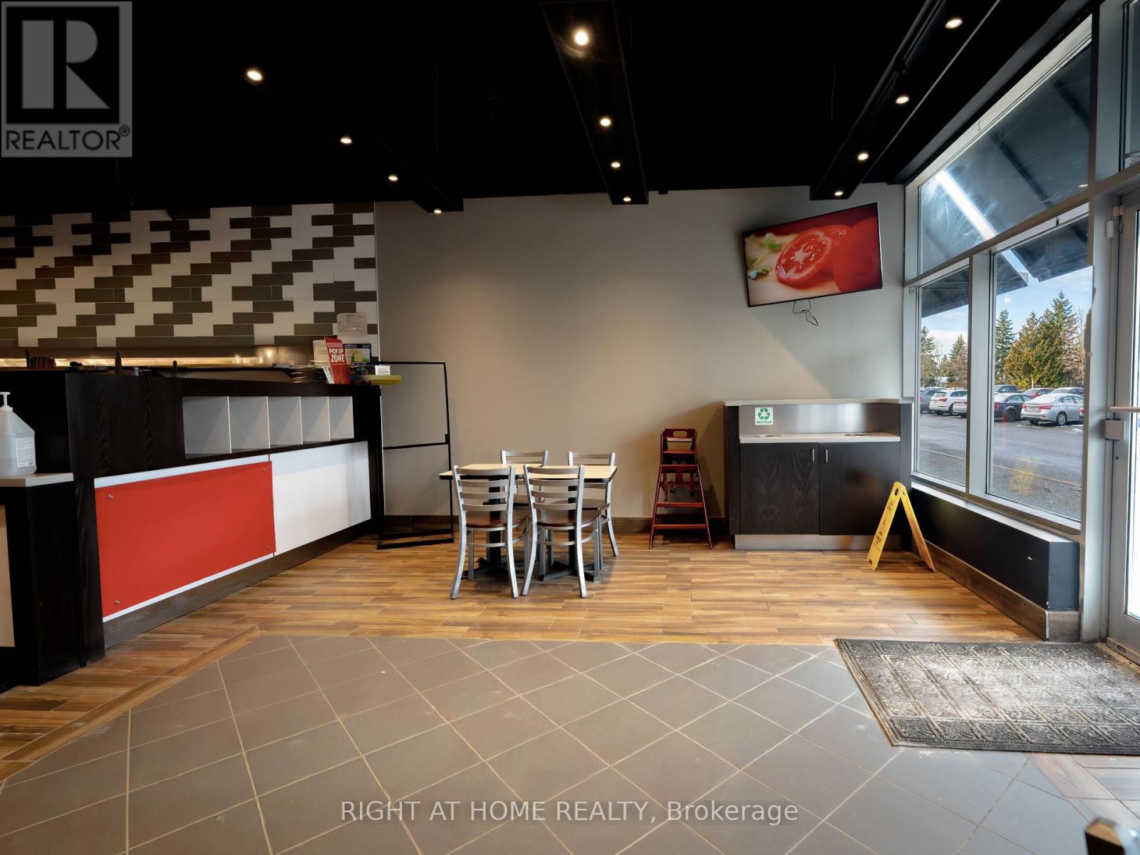 E11A - 2020 LANTHIER DRIVE, Ottawa, Ontario, K4A3V4 — Photo 4